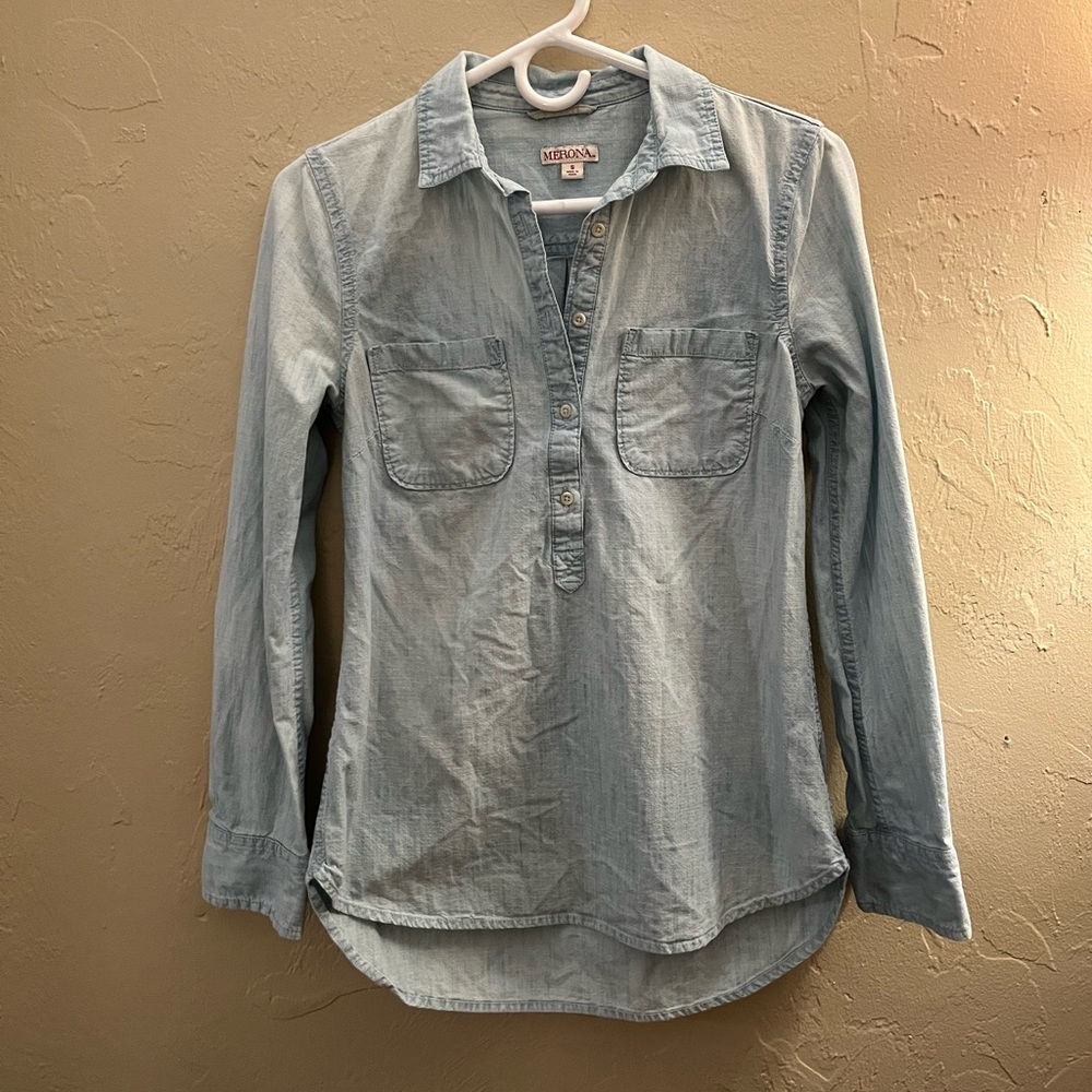Merona Chambray shirt. Women’s Small.
